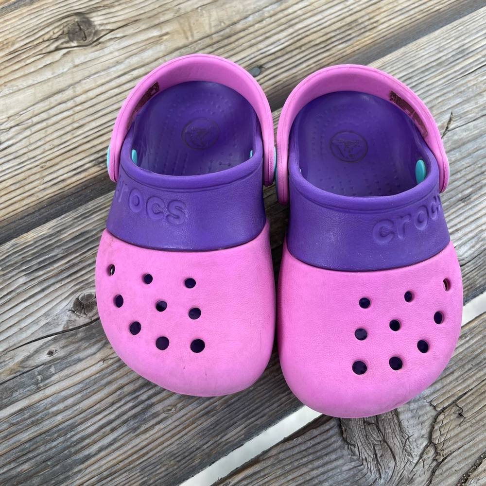 CROCS